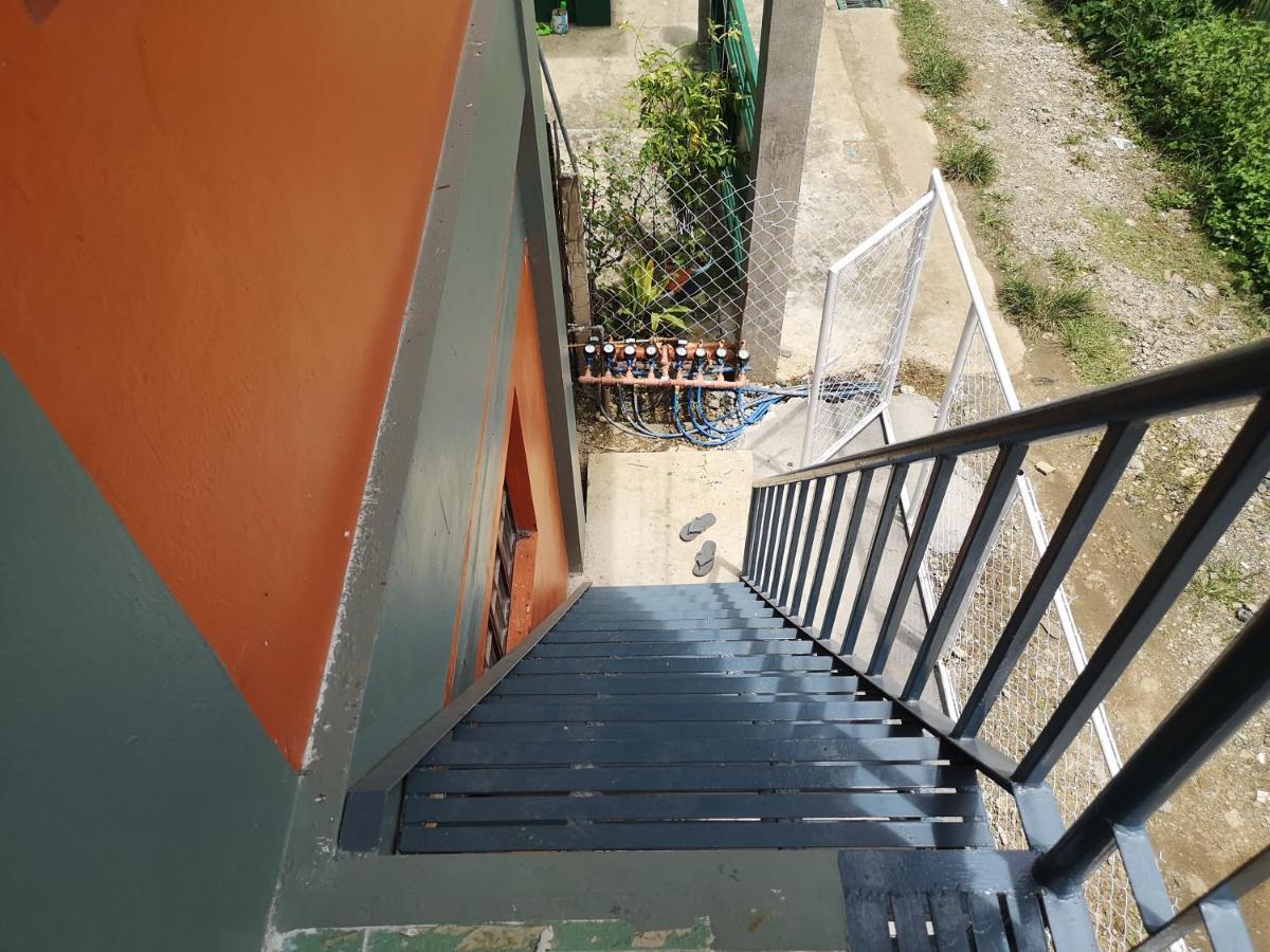 Estrelle Orange House - Backpackers Hub Lejlighed Puerto Princesa Eksteriør billede