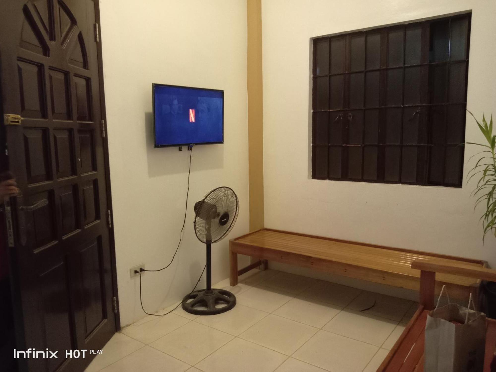 Estrelle Orange House - Backpackers Hub Lejlighed Puerto Princesa Eksteriør billede