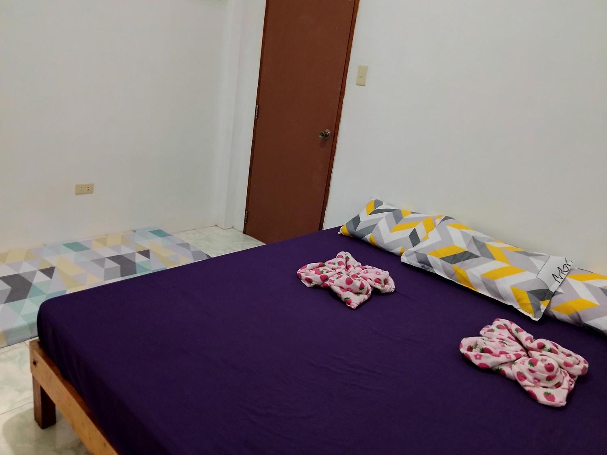 Estrelle Orange House - Backpackers Hub Lejlighed Puerto Princesa Eksteriør billede