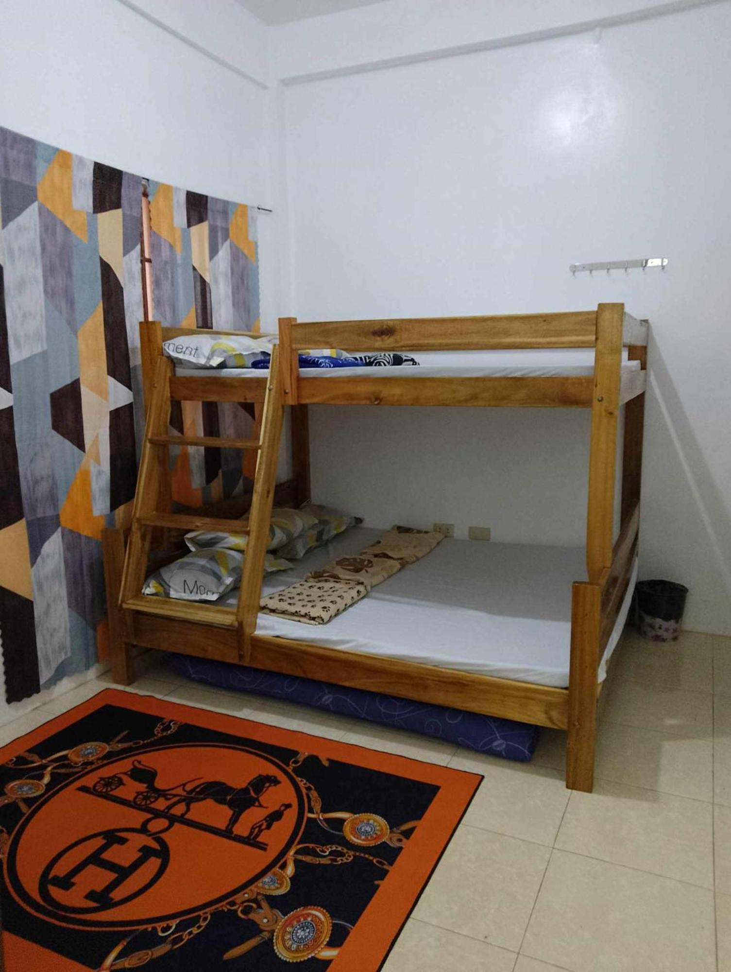 Estrelle Orange House - Backpackers Hub Lejlighed Puerto Princesa Eksteriør billede