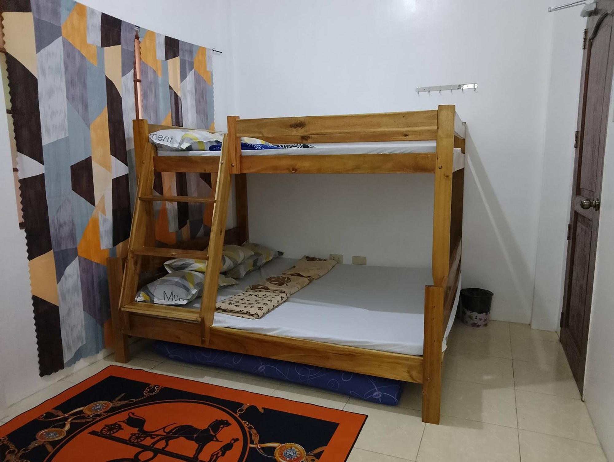 Estrelle Orange House - Backpackers Hub Lejlighed Puerto Princesa Eksteriør billede