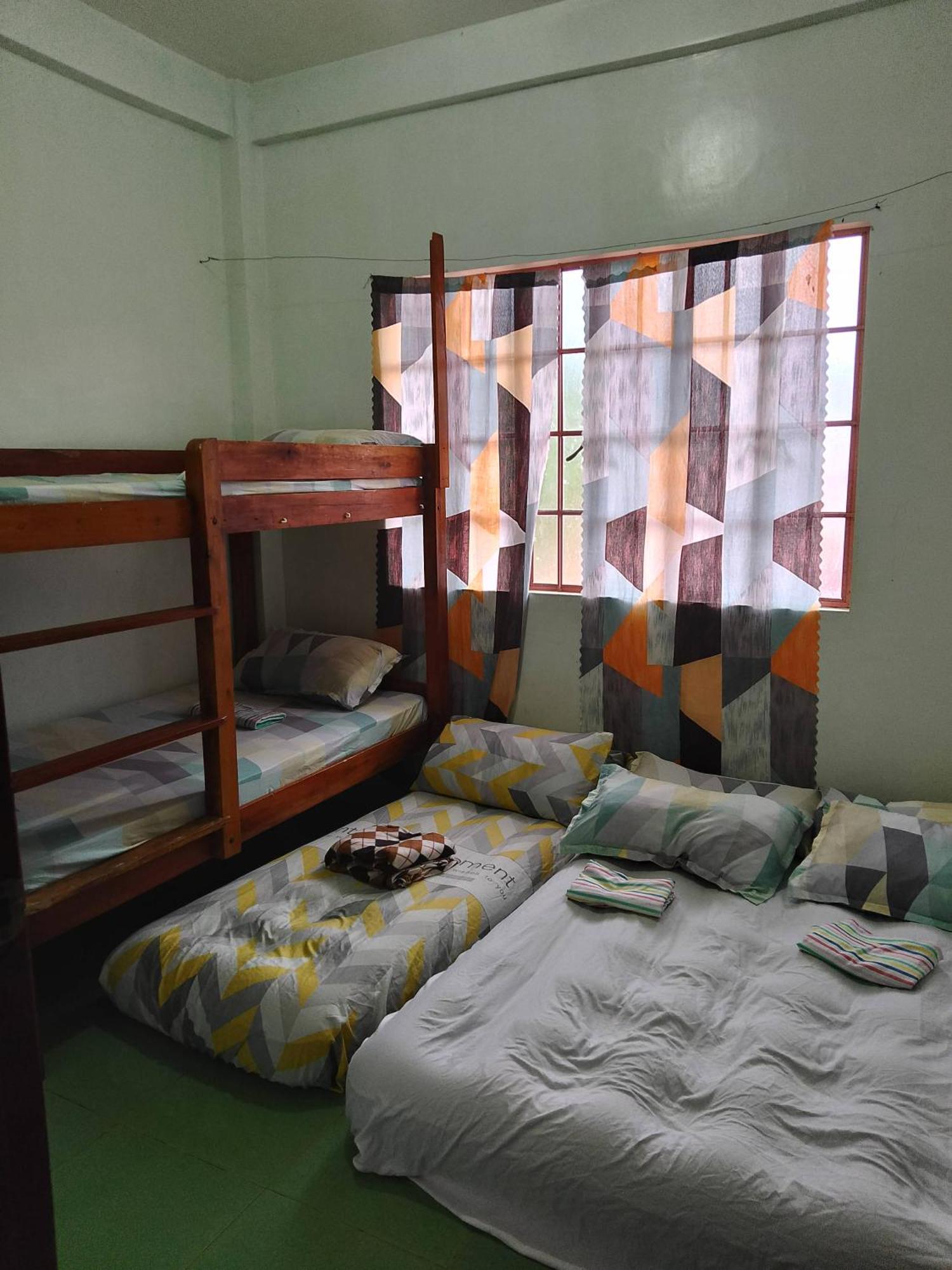 Estrelle Orange House - Backpackers Hub Lejlighed Puerto Princesa Eksteriør billede