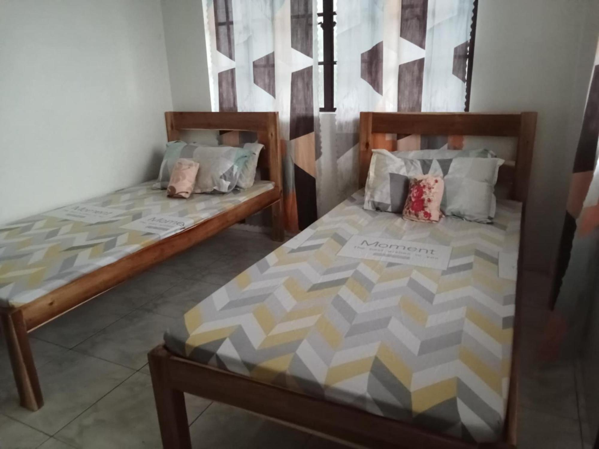 Estrelle Orange House - Backpackers Hub Lejlighed Puerto Princesa Eksteriør billede